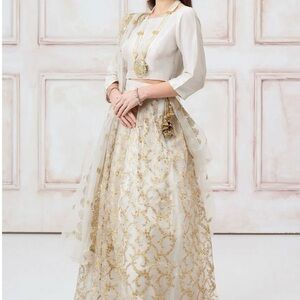 Elegant White and Gold Maria Nasir Indian/Pakistani Ghagra Choli - Size XS